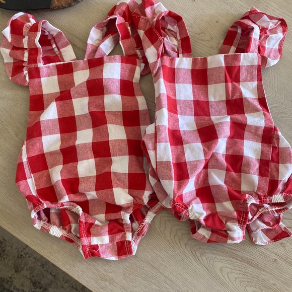 Sister outfits - Picture 1 of 2